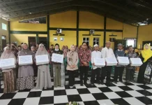 DKP Salurkan Bahan Baku Ikan untuk LKSA di Kabupaten Gorontalo