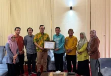 Kemenag Kabgor Terima Penghargaan Peringkat II Rekonsiliasi Gaji Terbaik