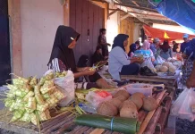 Lebaran Ketupat, Penjualan Janur Meningkat