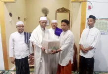 Kakanwil Kemenag Gorontalo Serahkan Mushaf Al-Qur’an di Bone Bolango