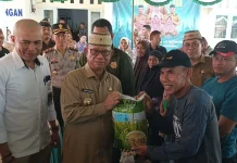 Tak Ada Pilih Kasih, Pemda Bone Bolango Salurkan Bantuan Benih dan Pangan