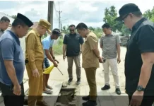 Bupati Pohuwato Tinjau Jembatan Rusak di Desa Soginti