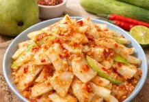 Sensasi Pedas Manis Rujak Jambu Kristal