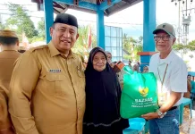 BAZNAS Gorontalo Salurkan 100 Paket Sembako untuk Kelompok Rentan di Bone Bolango