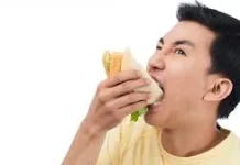 Tidak Mengunyah Makanan dengan Baik Bisa Ganggu Lambung