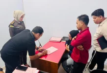 Polisi  Serahkan Tersangka Kasus Penipuan ke Kejaksaan Gorontalo