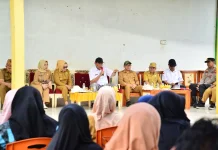 Warga Ilodulunga Curhat Soal Harga Rumput Laut dan Pemecah Ombak