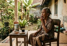 Lansia Perokok Rentan Alami Komplikasi Penyakit Kronis