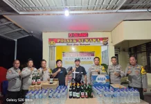 Polsek Suwawa Sita Ratusan Botol Miras Ilegal