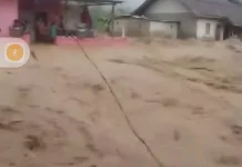 Banjir Bandang di Biau Mulai Surut, Warga Bersihkan Lumpur