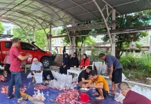 Manfaatkan Hari Tasyrik, BPBD Bone Bolango Salurkan Daging Kurban