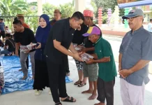 Polres Gorontalo Salurkan Daging Kurban Kepada Warga Membutuhkan