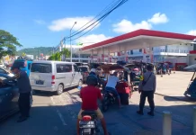 Polsek Kota Selatan Urai Antrean BBM di Bundaran Tugu Saronde