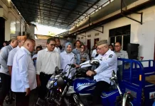Pemkab Gorontalo Terima Bantuan Kenderaan Pengangkut Sampah dari BSG