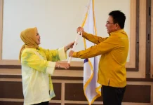 Wagub Lepas Kontingen LPPD Gorontalo ke Pesparawi XIV di Manokwari