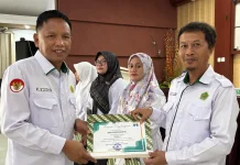 Kemenag Kabupaten Gorontalo Beri Penghargaan untuk Madrasah Berprestasi