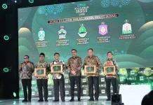 Gubernur Gorontalo Terima Tiga Kategori Anugerah Adinata Syariah 2026