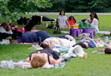 Lawan Burnout, Gen Z New York Populerkan Klub Rebahan
