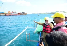 PLN Pasang Kabel Listrik Bawah Laut di Pulau Dudepo