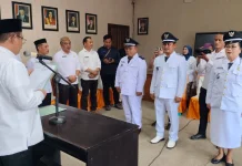 Lantik Tiga Penjabat Kepala Desa, Bupati Rum Pagau Tegaskan Integritas