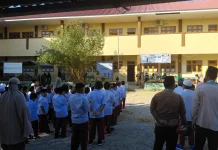 MPLS SDIT Qurratu A’yun Wahdah Islamiyah Gorontalo Diawali dengan Upacara Bendera