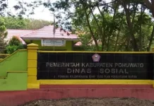 Dinsos Pohuwato Dampingi Penerima Bantuan Kaki Palsu