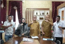 Bupati Gorut Bahas Pembangunan Kampung Nelayan Merah Putih
