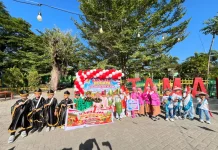 Ratusan Anak TK se-Kecamatan Kota Selatan Ramaikan Karnaval HUT RI
