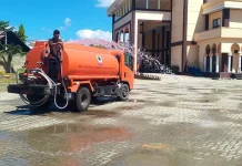 BPBD Siram Lapangan Mess Haji Demi Kelancaran Latihan Paskibraka