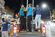 Tekhisi Dishub Sigap Lakukan Pemeliharaan Traffic Light Simpang Empat Andalas