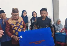 Ratusan Pelaku UMKM di Kabupaten Gorontalo Terima Bantuan Coolbox