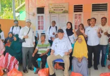 Pemprov Gorontalo Salurkan Bantuan Pangan ke 52 KK di Huangobotu