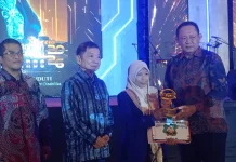 Sumo Foundation-Elnino Center Beri Penghargaan 10 Tokoh Inspiratif di Gorontalo