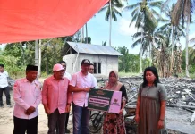 Tiga Keluarga Korban Kebakaran Desa Buti Terima Santunan Pemkab Boalemo