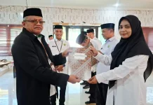 Kemenag Gorontalo Utara Serahkan SK Kenaikan Pangkat Enam PNS