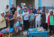 Gubernur Gusnar Ngopi Bareng Warga di Pasar Sentral