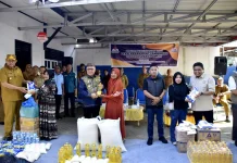 Gusnar Ismail Gelontorkan Bantuan Rp992,5 Juta untuk UMKM di Kabupaten Gorontalo