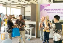 Dinas Kumperindag Provinsi Gorontalo Serahkan Bantuan Mesin dan Peralatan IKM