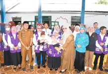 TP Posyandu Gorontalo Salurkan Susu dan Goodybag bagi Anak-Anak