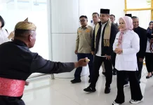 Wagub Idah Sambut Kedatangan Wamen P2MI dengan Mopotilolo