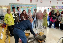 Mahasiswa KKN-T UNG Dorong Hilirisasi Jagung di Desa Huntu