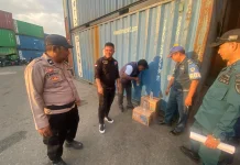 Modus Kardus Air MIneral, Polisi Amankan Cap Tikus di Pelabuhan Gororontalo