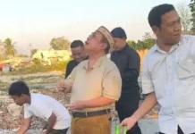 Wali Kota Adhan Dambea Nikmati Akhir Pekan Bermain Layangan