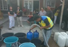BPBD Gorut Salurkan 5.000 Liter Air Bersih ke Desa Molonggota