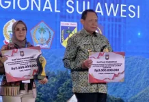 Lagi, Gubernur Gusnar Terima Penghargaan Mendagri