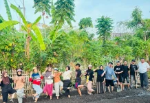 Mahasiswa KKN UNG Kembangkan Pekarangan Produktif di Reksonegoro