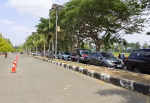 Parkir Non-Tunai Bandara Djalaludin Bikin Antrean Panjang Kendaraan