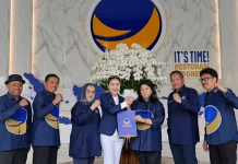 DPP NasDem Serahkan SK Kepengurusan Gorontalo kepada Indrawati Gobel