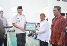Pemprov Serahkan Bantuan Alsintan untuk Masyarakat Kabupaten Gorontalo