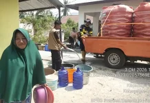 Warga Tilote Sumringah Dapat Air Bersih dari BPBD Provinsi Gorontalo